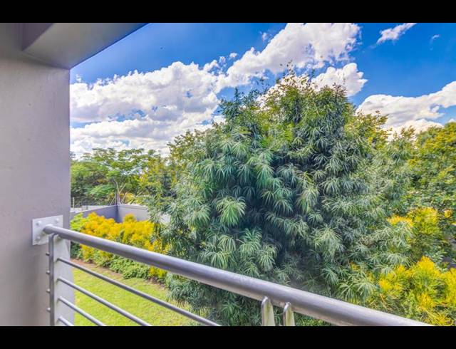 1 BEDROOM APARTMENT FOR SALE IN SUNNINGHILL